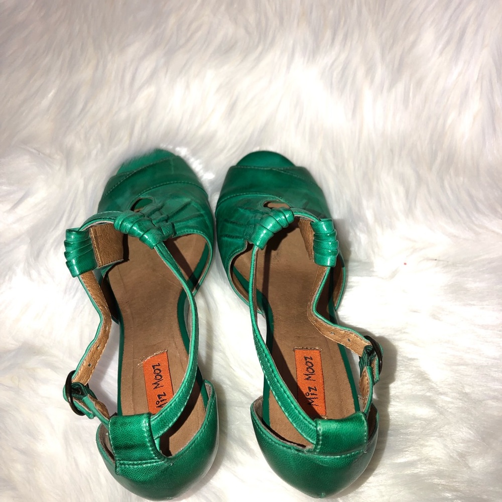 Miz Mooz Peep Toe buckle back heels NIB - Picture 4 of 6